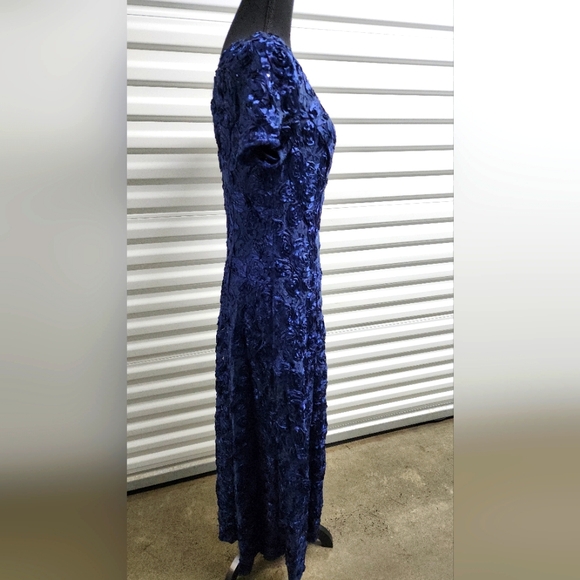 Alex Evenings Rosette A Line Gown l - Picture 3 of 9